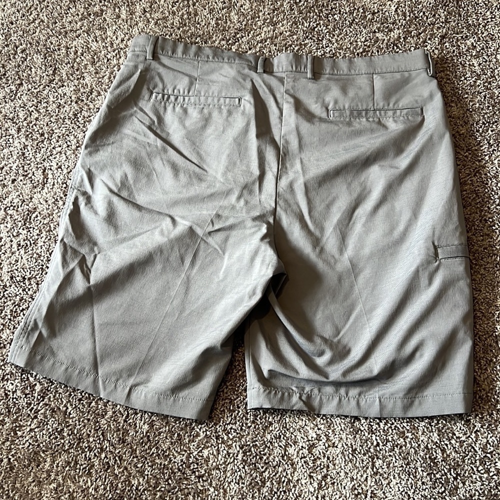 Greg Norman light Gray Shorts - Picture 4 of 4
